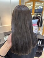 ユニ バイ マグ 長野店(Uni.by Mag)&nbsp;20代30代40代艶感ストレートアッシュグレージュ透明感ロング