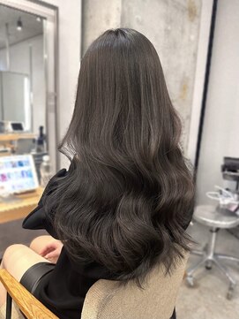 ウェイズ トウキョウ(Ways TOKYO) 透明感たっぷりなオリーブグレージュ