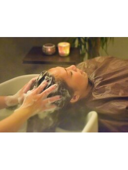 大人気の炭酸スパで身も心も髪もリフレッシュ♪【新規☆カット+炭酸ヘッドスパ(15分)￥6600】