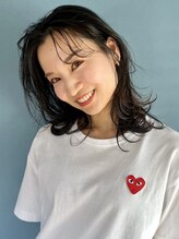 イロ(iro) ニュアンスカールの大人セミディ【青葉台/藤が丘】