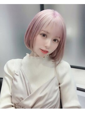 ココラー(COCOlar) 可愛く綺麗にハイトーンカラーショートボブ