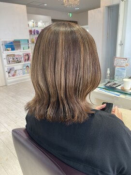 フェイバリットビューティシャルム(Favorite Beauty Charme) くびれスタイル×白髪ぼかしハイライト