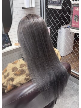 アミーゴ(AMIGO) 透明感たっぷり暗めバレイヤージュ