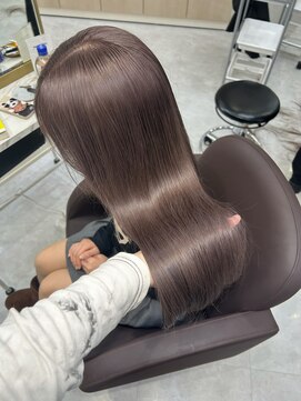 アイズ 横浜(IS) ミルクティーグレージュ/ブリーチカラー/横浜