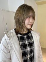 ロジェ(loje)&nbsp;20代30代40代　くすみベージュ/ミディアムレイヤーカット