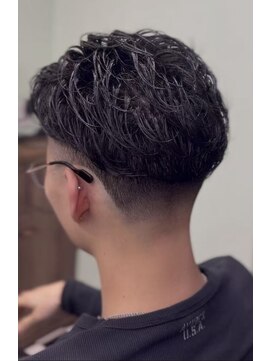 ケーエムシーセントラルルーツ(KMC Central Roots) メンズカット+スキンフェード