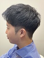 ソレリア(Soleria)&nbsp;刈り上げが綺麗なグラデーションツーブロック/30代メンズヘア