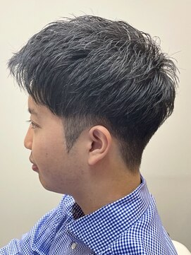 ソレリア(Soleria) 刈り上げが綺麗なグラデーションツーブロック/30代メンズヘア