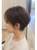 丸みレイヤーの艶ブラウンショート