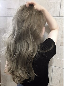 ティンク 横須賀中央(Tink) ハイトーン☆シルバーグレージュ