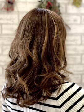 シエロ 池袋西口(Cielo) ベージュハイライト×レイヤーカット