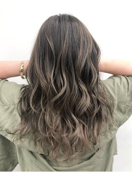 シエスタ バイ アンブルリュクス(siesta by amble luxe) カーキーバレイヤージュ