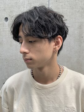 フィフス(fifth) センターパート コンマヘア スパイラルパーマツイストパーマ