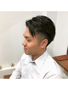 リップス ヘアー(Lips hair) リバース ツーブロックスタイル♪