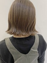 シロ 延岡店(SIRO)&nbsp;【ハイトーン外ハネボブ】ミディアムボブ切りっぱなし延岡美容室