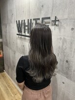 【＿white+】