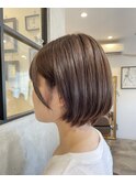 ベージュ丸みショート
