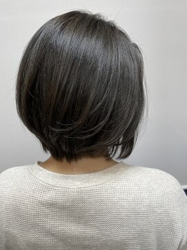 ヘアルーム モア(hair room More) 30代女性　ショート×グレーブラック