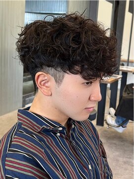 エルマーク 枚方(L-MARK) スペインカールスパイラルパーマツイストパーマフェード短髪