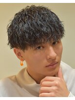 フリーク バーバーショップ 都島店(FREAK BARBER SHOP) 黒髪縦落ちツイストスパイラルパーマツーブロックモテマッシュ