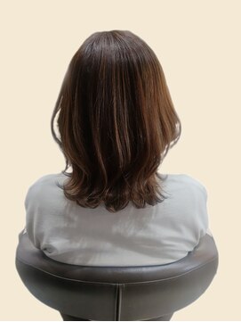 コティ(Kotii) 柔らかい動きのレイヤースタイル