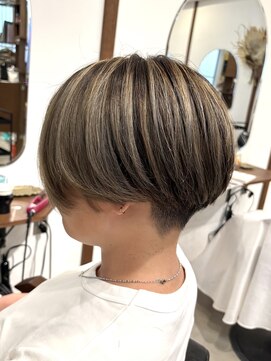 ルイ(ROUIS produced by LUCK 津田沼) ROUIS 津田沼 ショート×バレイヤージュ