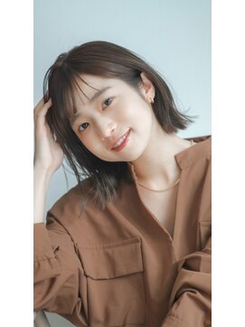 ガーデンヨコハマエスト(GARDEN YOKOHAMA est) 面長　チェリーブラウン　ミニウルフ　外ハネ　ボブ　レイヤー