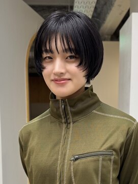 クル(k u r u) dark gray と個性派ショート