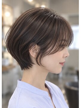 リアン アオヤマ(Liun Aoyama) 上品ひし形ショート/アッシュベージュ/30代/40代/50代