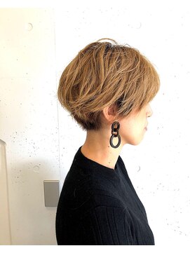 アルト ヘアー(arT hair) 癖っ毛風パーマ×ハイトーンショート