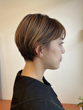ヘアメイク 想倶楽部 耳かけショート