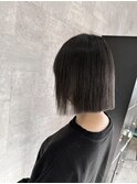 アッシュブラックぱっつんボブ