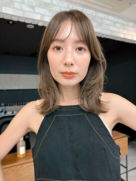 ロット 横浜(lot) 外ハネミディアム/ミルクティベージュ/ラフウェーブ[横浜駅]