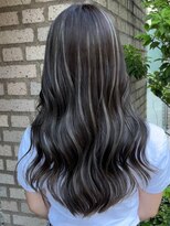 キング 梅田(K!ng)&nbsp;ハイライトカラーミルクティーベージュレイヤーカット