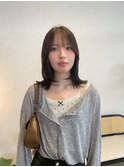 大人シアーベージュミニウルフボブミディアムレイヤー