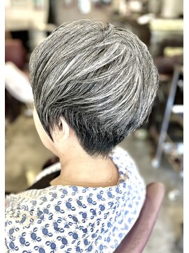 サーティエイト(38) ナチュラル白髪大人美人丸みショート/カット/ボブ/髪質改善/