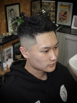 グラウンドタイガー(GROUNDTIGER) フェザーアップ×スキンフェード