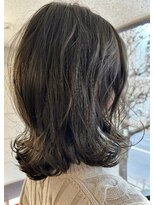 ヘアメイク フレンシア(hair make flencia)&nbsp;柔らかな質感のくびれ外ハネミディアム【150スタイル】