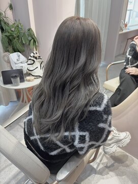 トゥーリ(tuuli) グレージュカラー/ミックス巻き