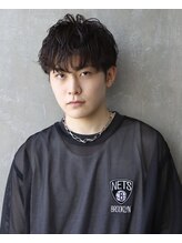 【秋山　凛太朗】お客様の個性を引き出す大人ヘアスタイルを。