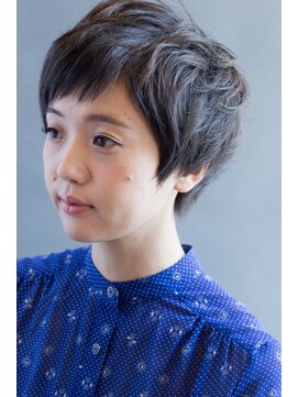 美容室 ロハン ショートレイヤーパーマスタイル