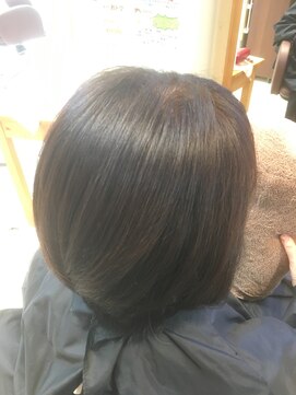 美容室 パルス 静岡鷹匠店(PALS) プラチナでふんわりツヤショート