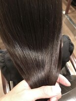 オハナ(ohana)&nbsp;【ohana/表参道】秋色イルミナカラー×ネイビーブルージュ。