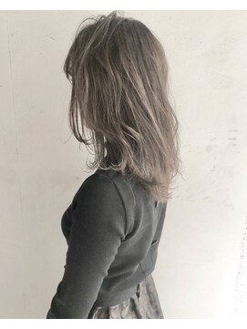 ヘアーアンドアトリエ マール(Hair&Atelier Marl) 【Marl】アッシュベージュカラーの無造作セミディ♪