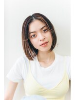 センターパートAラインボブ