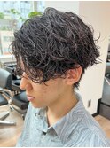 波巻きパーマセンターパートツーブロックスパイラルパーマ