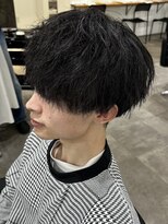 ヒュイル バイ ニアウ(Hwyl by Niau)&nbsp;メンズマッシュパーマニュアンスパーマスパイラルパーマ刈り上げ