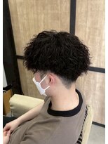 メンズギフト(men's GIFT)&nbsp;波巻きパーマツイストスパイラルマッシュツーブロック刈り上げ