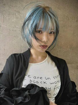 イル(iLe.) レイヤーカット/ウルフ/ホワイトブロンド/外ハネボブ/美髪