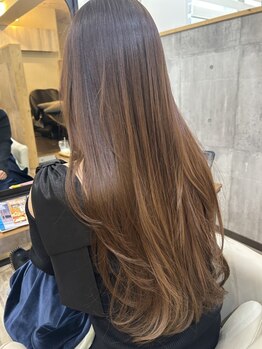 ロジ(ROGI)の写真/【カラーの常識を変える優しく傷みにくいグレイカラー】髪の毛を補修しながら染める極上カラー